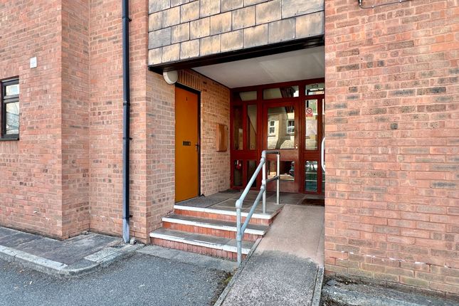 Flat 10, Dovetail Court Park Street, Taunton photo 2