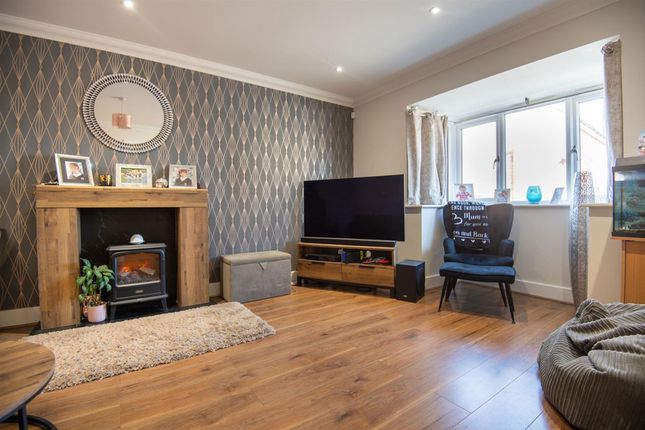 4 Coles Close, Wellingborough photo 4