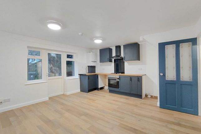 4, Sydney Road, Feltham photo 3