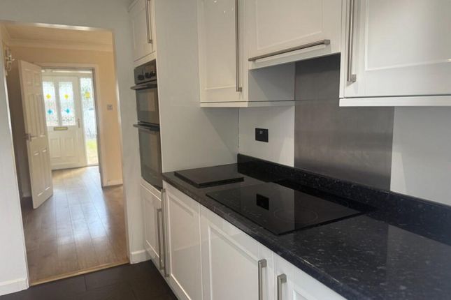 5 Brandon Close, Camberley, Camberley photo 5