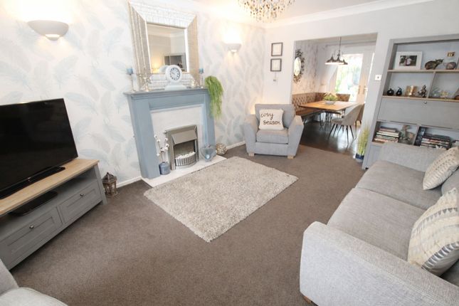 17 Kinders Fold, Littleborough photo 2