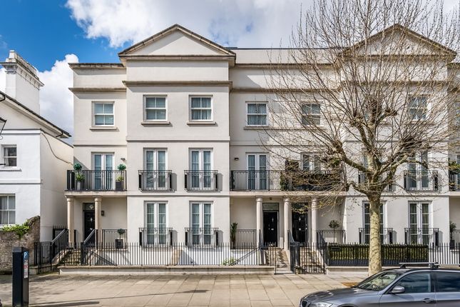 Thumbnail Flat to rent in St. Peters Square, London