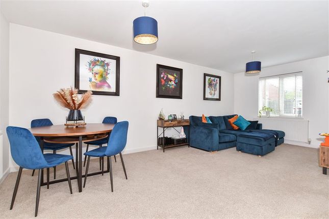 Flat for sale in Furfield Chase, Boughton Monchelsea, Maidstone, Kent
