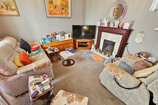 14, Ashlyn Close, Fareham photo 3