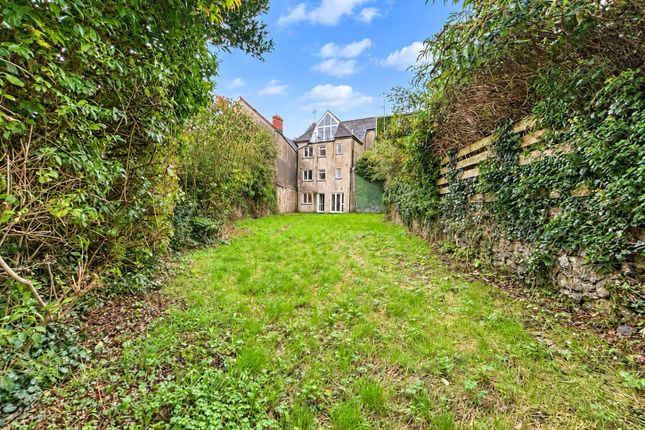 6-bed flat on Dew Street, Pembrokeshire, £350,000