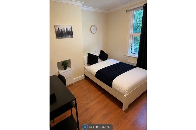 Manor Road, London photo 5