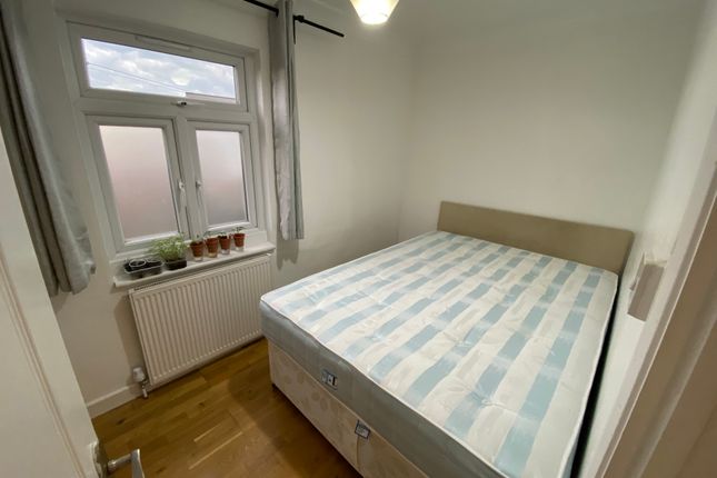 Ivy House, Dagenham photo 4