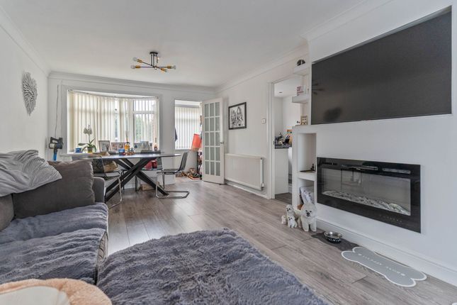 183 Moorland Park, Newport photo 4