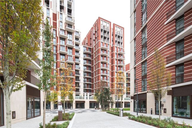 Flat for sale in New Mansion Square, Battersea, Wandsworth