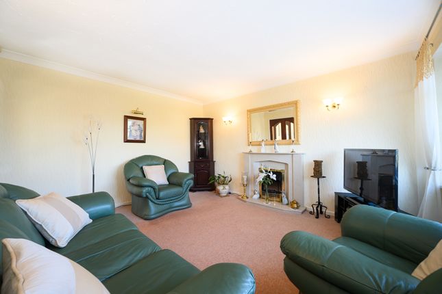 3 Cheshire Close, Newton-Le-Willows photo 4