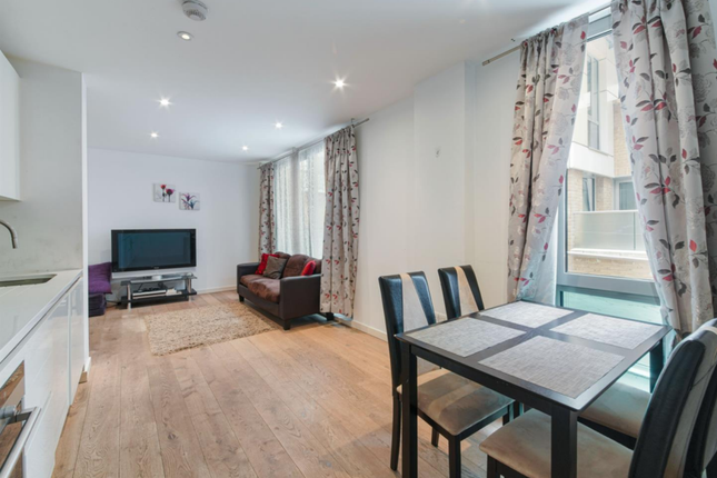 Flat 1, Trematon Building, 1, Trematon Walk, London photo 3