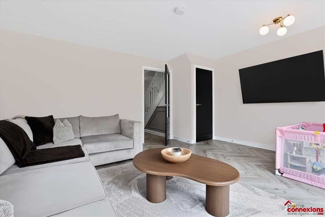 10, Jane Drive, Jackton, JACKTON photo 4