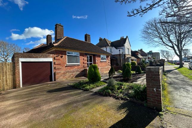 Bungalow to rent in Richmond Road, Bexhill-On-Sea TN39