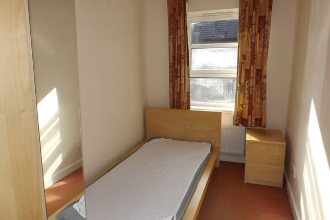 25, Sheffield photo 4