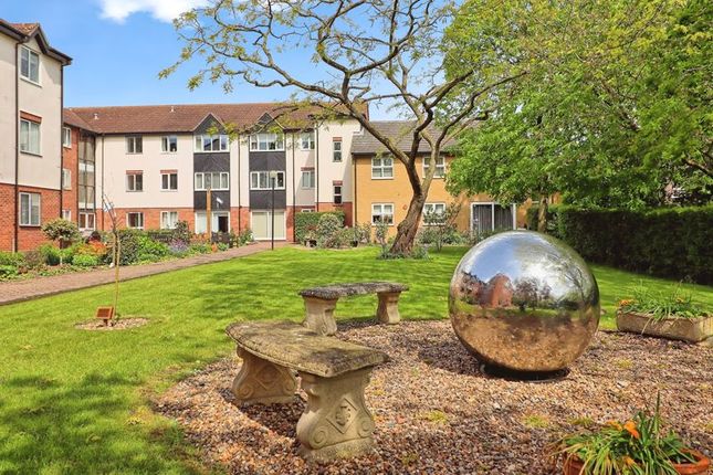 Thumbnail Flat for sale in Havencourt, Chelmsford