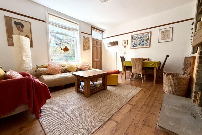 8, Pink Street, Keighley photo 2