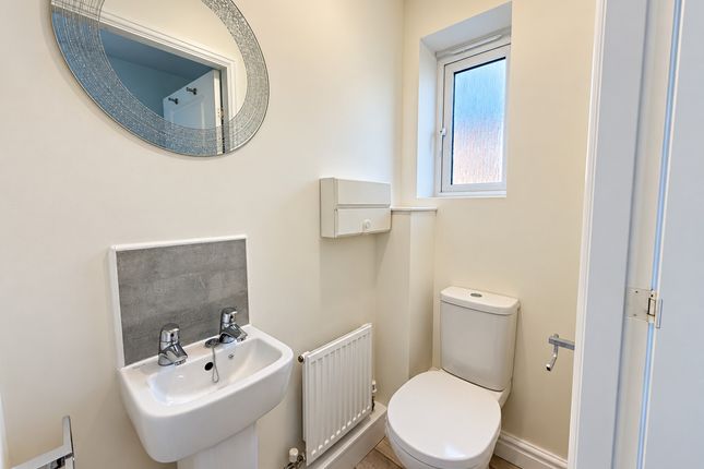 Sky Lark Close, Bolton photo 3