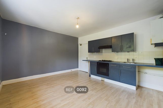 Thumbnail Flat to rent in Westbourne Avenue, Princes Avenue