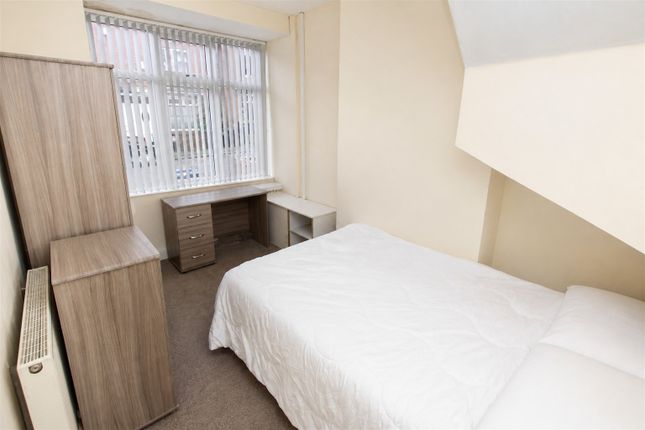 HUBERT ROAD, BIRMINGHAM photo 5