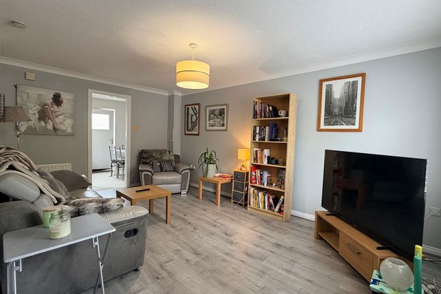 5 Hawthorn Gardens, Glasgow photo 3