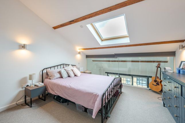 Flat 3, Sedley Place, Venn Street, London photo 2