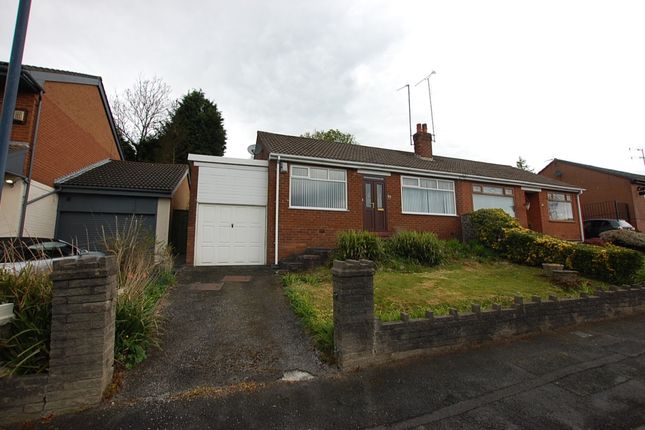 Bungalow to rent in Kingsley Close, Ashton-Under-Lyne, Lancashire