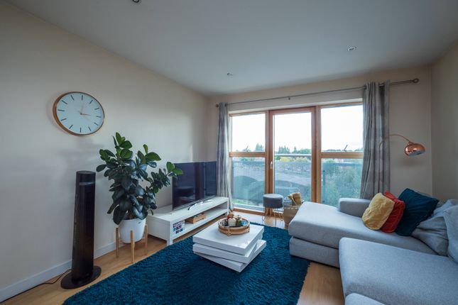 48 Chantry Waters, Waterside Way, Wakefield photo 3