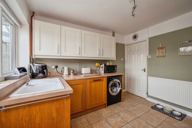10, Warren Drive, Norwich photo 4