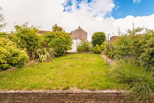 65, Holmbush Way, Brighton photo 4