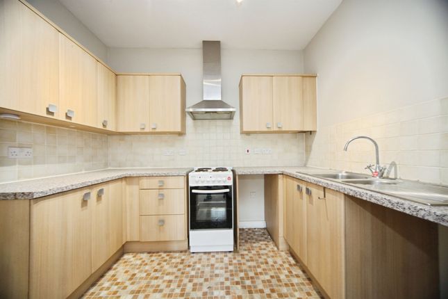 106, The Parklands, Dunstable photo 2