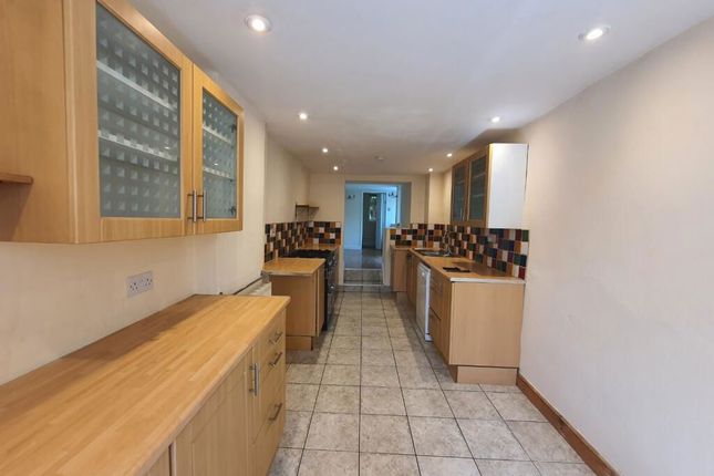 143, Bower Hinton, Martock photo 3