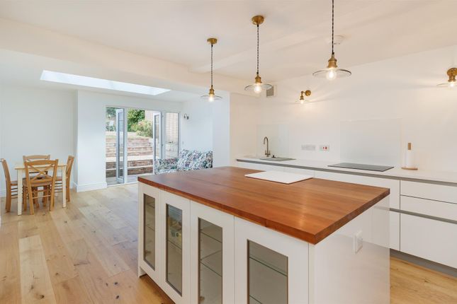 Vine Cottage, 12, Market Hill, Cowes photo 2