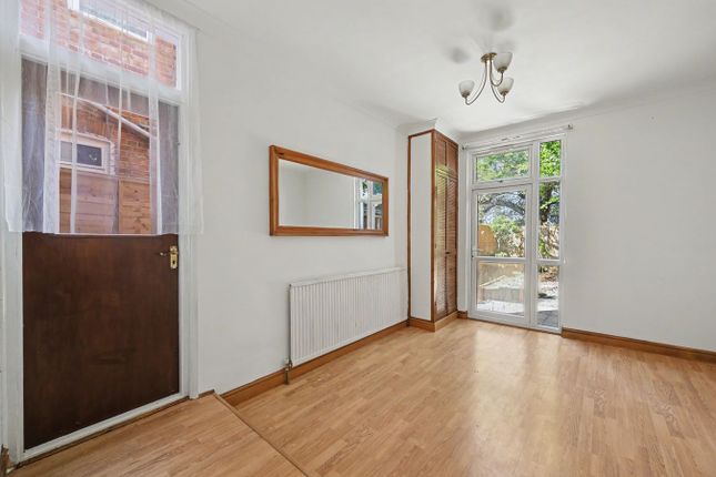 6, Yewfield Road, London photo 4
