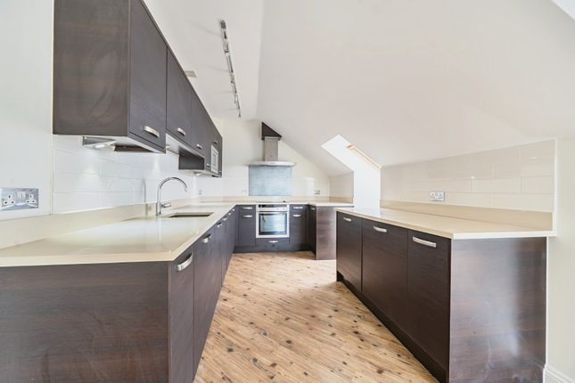 9, Blacksmiths Court, Palmers Green photo 2