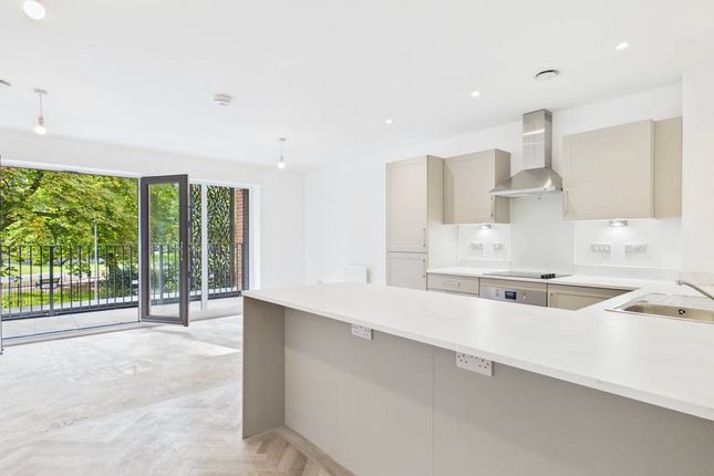 Flat 4, 4, Cross Road, Greater Manchester photo 3