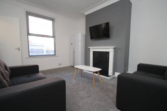 3-bed house on 2, Quarry Mount Terrace, Leeds, £602/mo