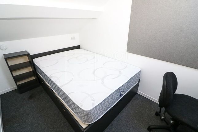 Studio to rent in Campus House, Bradford