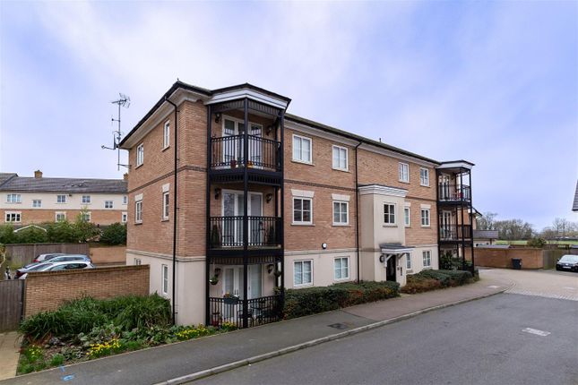 Flat for sale in Buckingham Road, Epping