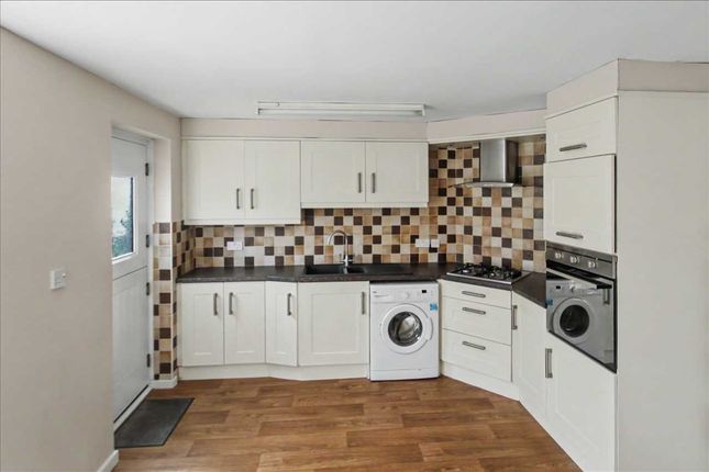 22, Larch Crescent, Nottingham photo 5
