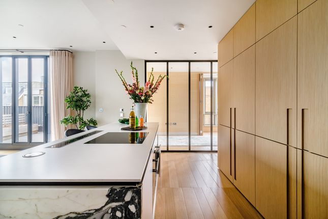 401 Floral Court , 25 Floral Street, Covent Garden photo 4