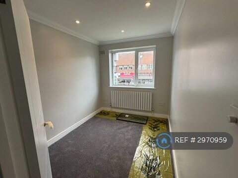 Flat 6, Milburn House, West Barnes Lane, Raynes Park photo 5