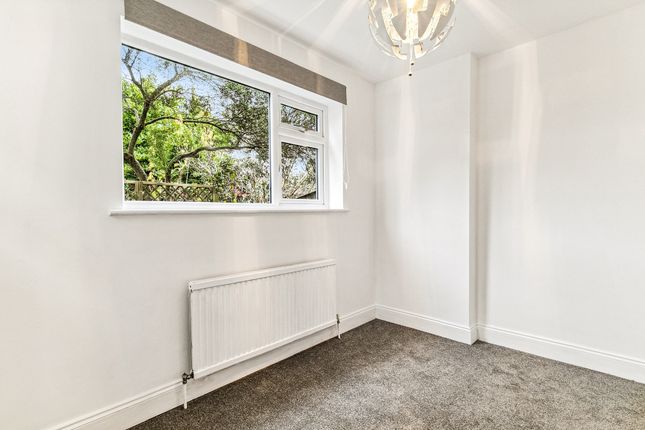 Flat for sale in Elm Road, London