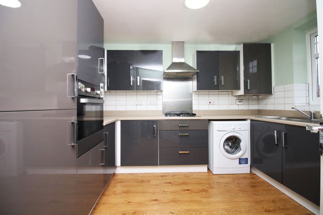 35, Hawthorn Drive, Thornton-Cleveleys photo 3