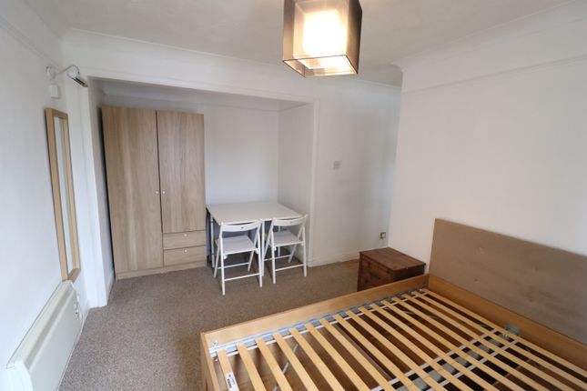 43, Holgate, Essex photo 2
