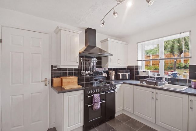 2, Skeldale Drive, Chesterfield photo 3