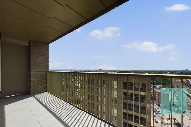 92 Silverleaf House, London photo 3