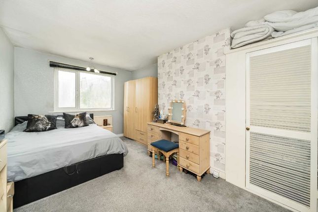 56, Malvern Avenue, Harrow photo 4