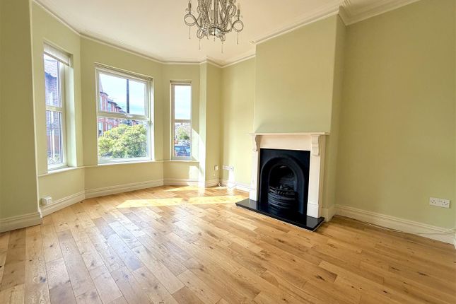24, Hawthorn Road, Hale photo 2