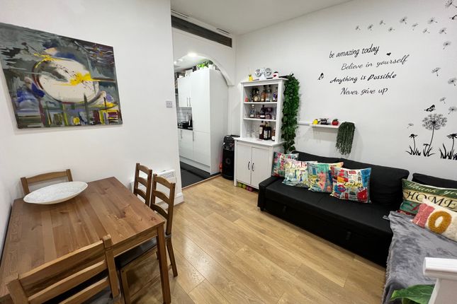 Braydon Road, London photo 4