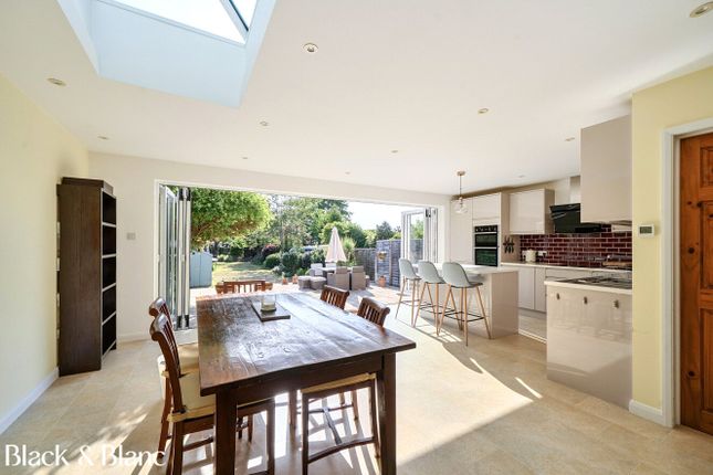 30, Lime Tree Walk, West Wickham photo 2